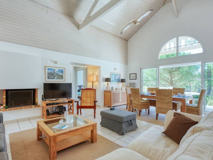 Location de vacances pour 6 personnes, avec jardin et piscine, animaux acceptés dans Golf de la Méjanne - 2