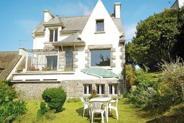 Location de vacances pour 7 personnes, avec terrasse et jardin dans Plage Caroual