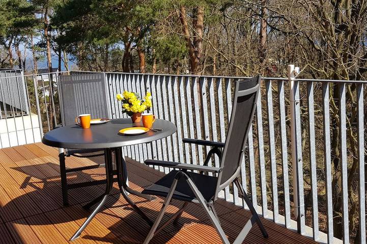 Ferienwohnung für 4 Personen, mit Sauna und Balkon sowie Pool und Garten in Zempin