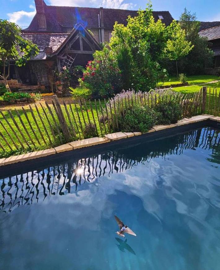 Location de vacances pour 7 personnes, avec vue et jardin ainsi que terrasse et piscine à Saint-Bonnet-la-Rivière - 3
