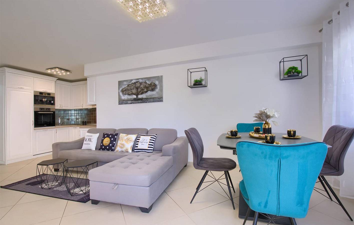 Ganze Ferienwohnung, Ferienwohnung für 4 Personen mit Terrasse in Stinjan, Südküste Istrien