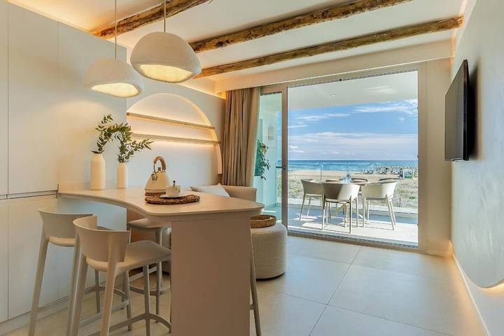 Apartament wakacyjny dla 2 osób, z Taras i Ogród oraz Widok w Castelldefels
