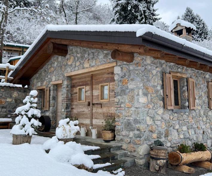 Chalet per 4 persone, con giardino e panorama in Lombardia