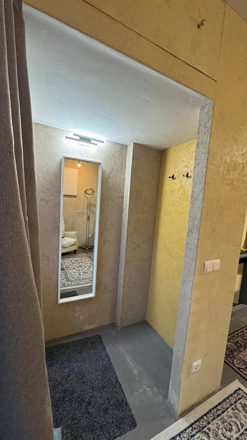 Appartement entier, Newly Renovated Studio with Private Entrance in Schiedam, Hollande-Méridionale