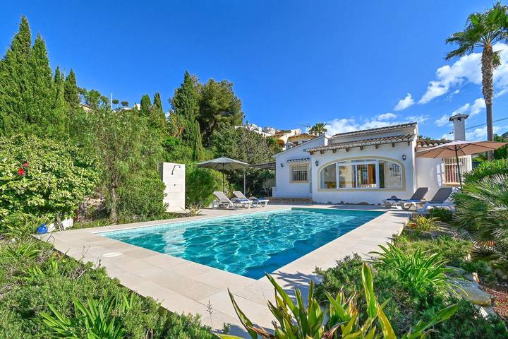 Casa rural para 6 personas, con piscina y jardín en Benitachell