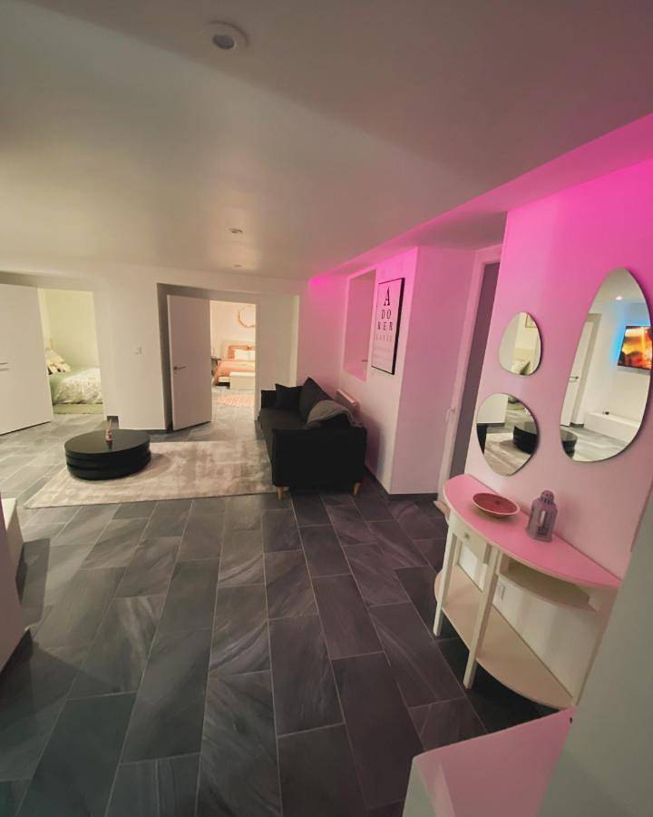 Appartement entier, Cosy Home avec Spa - Proximité airport, Cnpe, Eurexpo, Groupama Stadium, Lyon in Pont-de-Chéruy, Région de Vienne