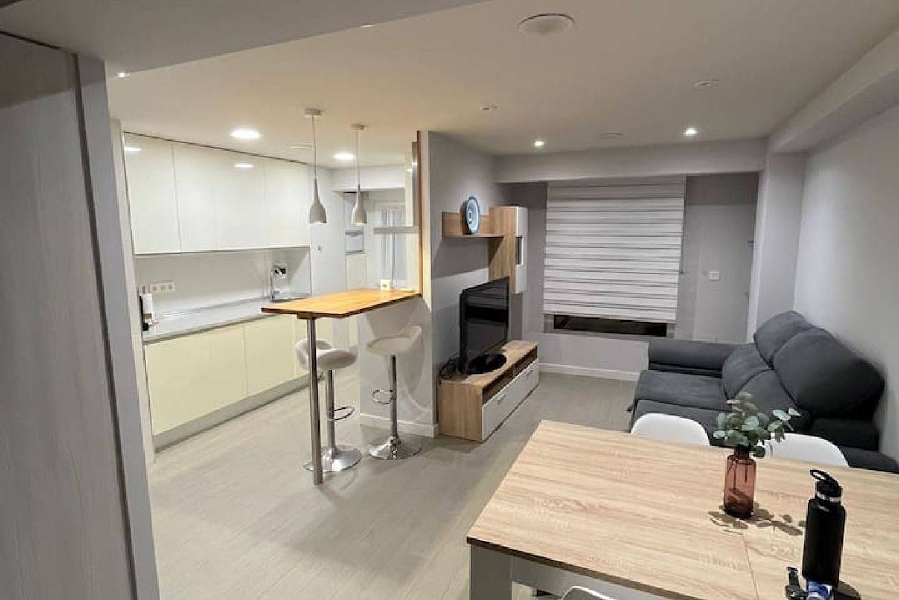 Apartamento entero, Acogedor apartamento de 1 dormitorio a 900 m de la playa de Poniente in Distrito Centro (Gijón), Gijón