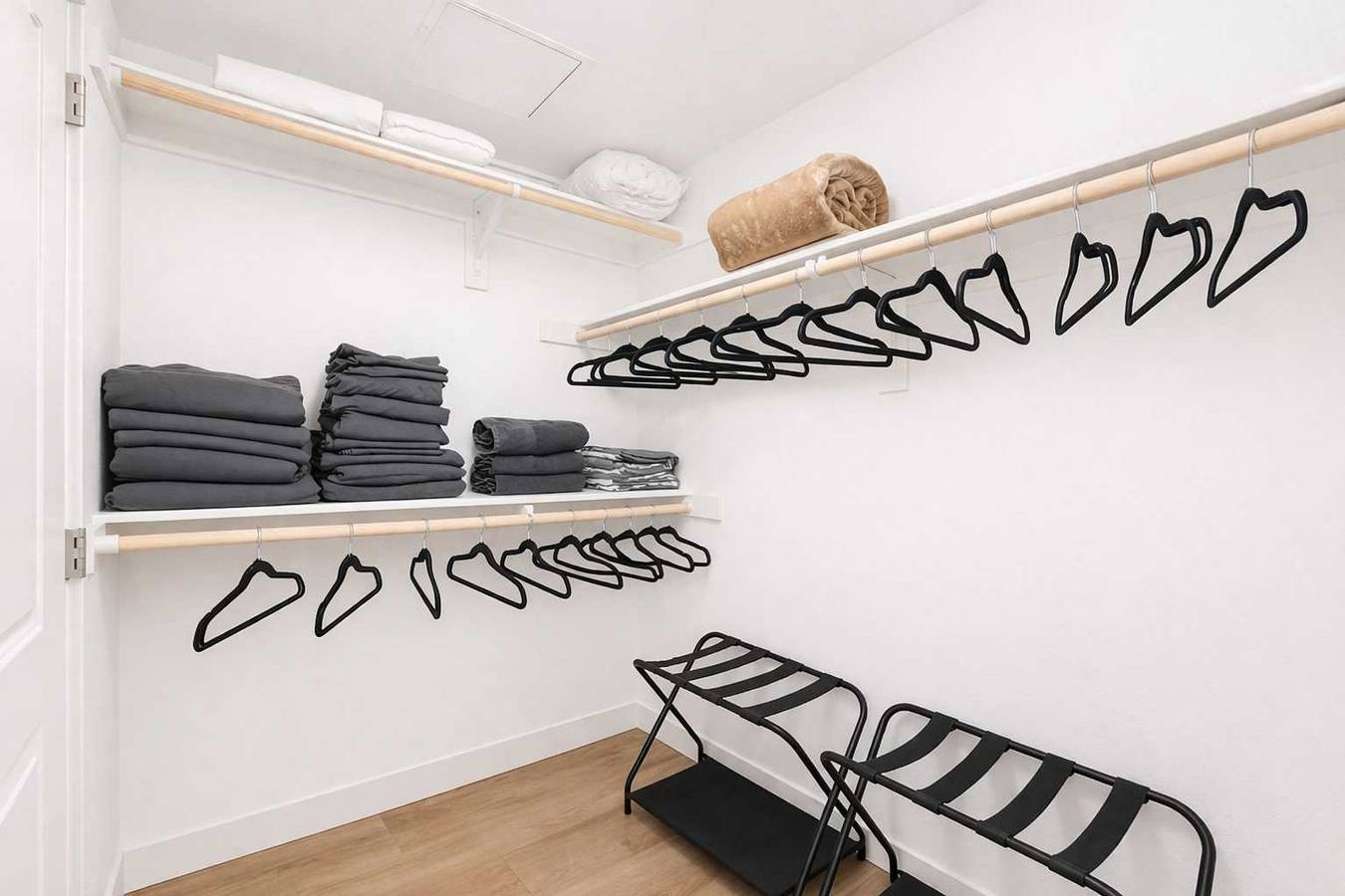 Geheel appartement, Stylish Stay 10 Min to Disneyland   Pool   Gym in Santa Ana, Orange County