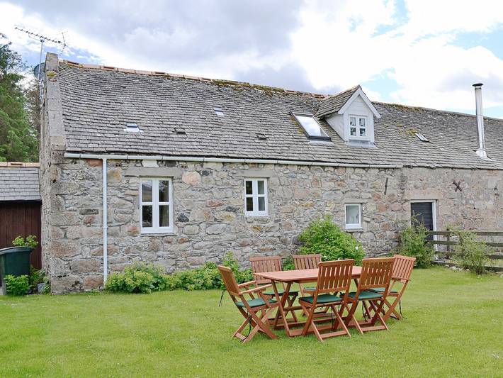 Cottage for 5 people, with garden, with pets in Speyside