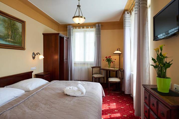 Hotel für 2 Personen, mit Sauna und Whirlpool sowie Garten, mit Haustier in Liberec - 2