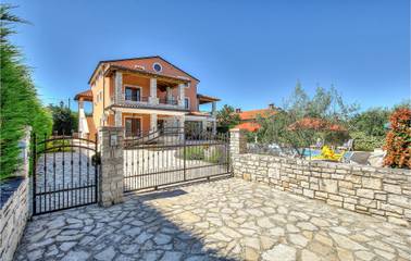 Ferienhaus für 15 Personen, mit Terrasse und Garten, mit Haustier in Umag und Umgebung