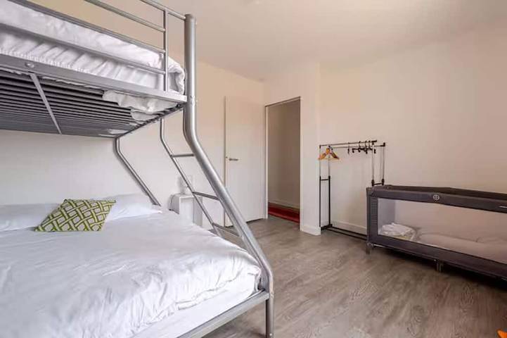 Location de vacances pour 7 personnes, avec jardin à La Grande-Paroisse - 2