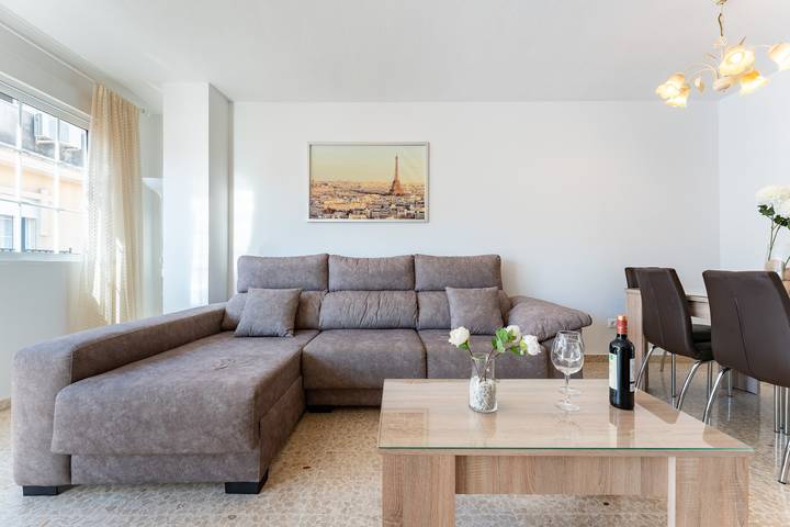 Ganze Wohnung, Ferienwohnung 'Fuengirola' mit Balkon, Wlan und Klimaanlage in Fuengirola Zentrum, Fuengirola