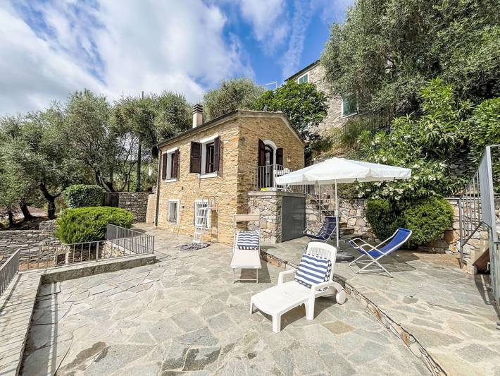 Location de vacances pour 3 personnes, avec Balcon ainsi que Terrasse et Jardin dans Pantasina - 4