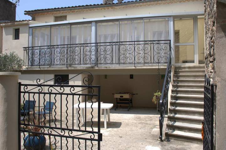 Location de vacances pour 7 personnes, avec jardin et jacuzzi, adapté aux familles à Saint-Jean-de-Ceyrargues - 2