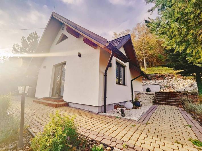 Ferienhaus für 4 Personen, mit Whirlpool und Garten