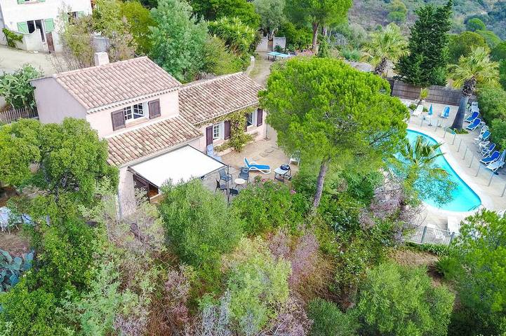 Villa pour 7 personnes, avec jardin et terrasse, animaux acceptés à Bormes-les-Mimosas