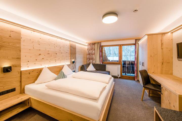 Hotel für 4 Personen, mit Balkon
