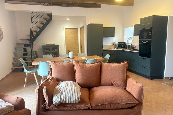 Gîte pour 10 personnes, avec sauna ainsi que jardin et jacuzzi à Asnières-sur-Vègre