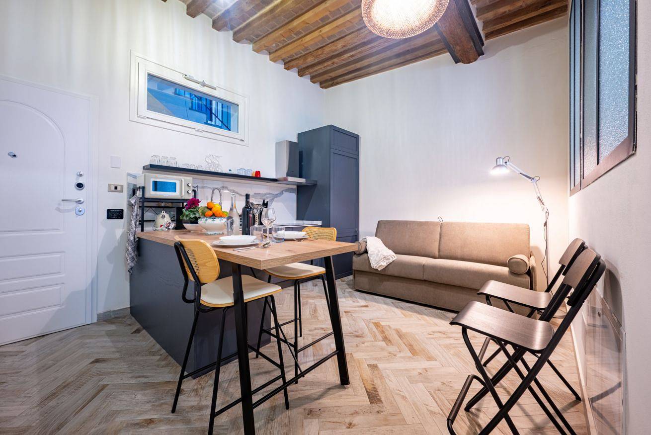 Entire apartment, Guesthost - Bixio 29 Apartment 3 in Oltretorrente (Parma), Parma