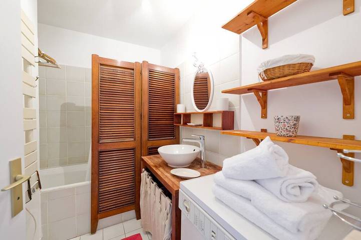 Ganze Wohnung, Helle 2 Schlafzimmer mit Terrasse, Ruhe, Klimaanlage, Aufzug in Bordeaux, Bordeaux und Umgebung