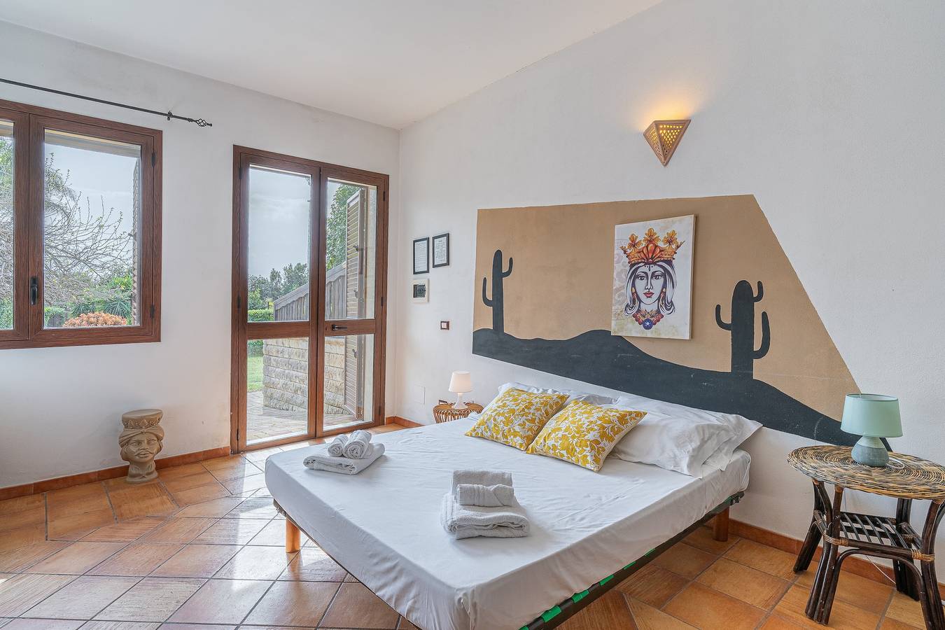 Appartement entier, Appartement 'Pathos Retreat Lavanda' avec piscine partagée, Wi-Fi et climatisation in Syracuse, Province de Syracuse