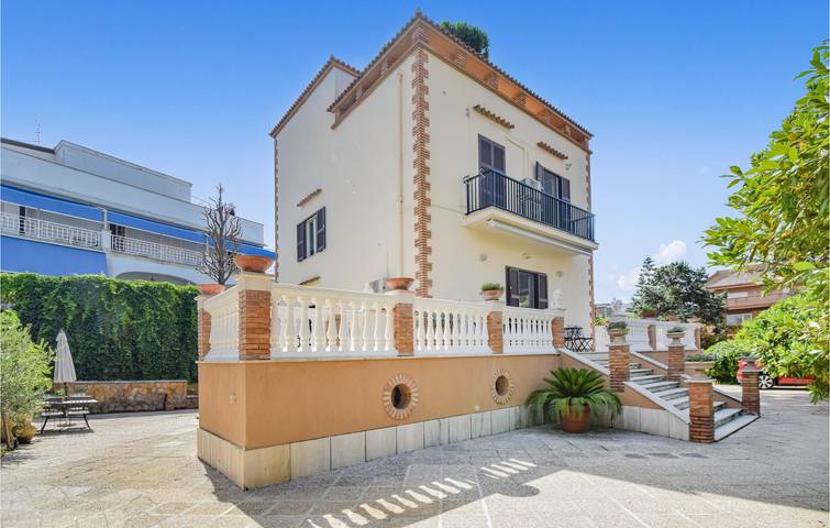 Holiday home for 6 people, with terrace and pool as well as garden - 1