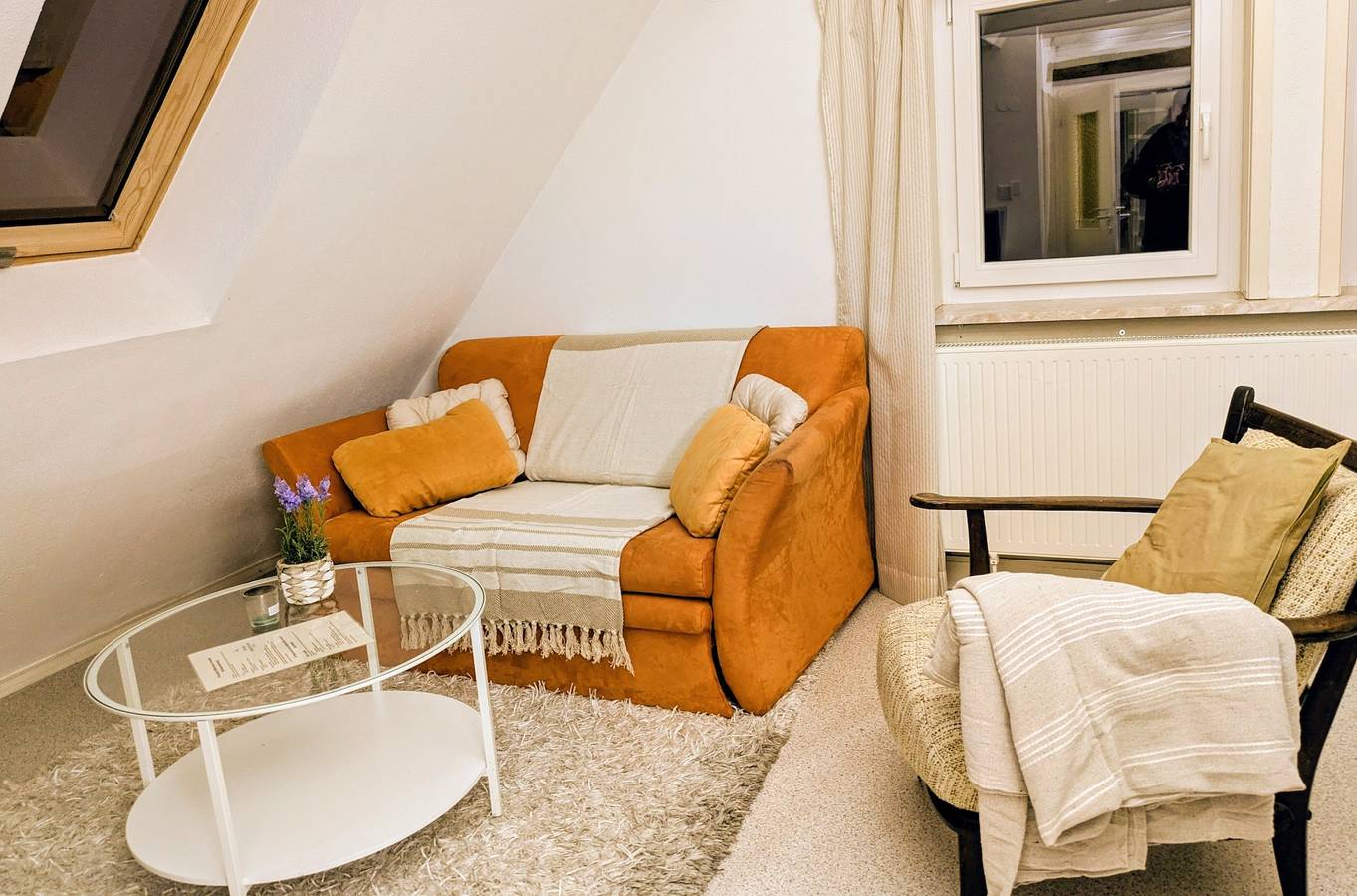 Ganze Ferienwohnung, Ferienwohnung Kassel Traube bis 1 - 4 Pers.Parkplatz & Küche Modern in Wolfsanger-Hasenhecke, Kassel