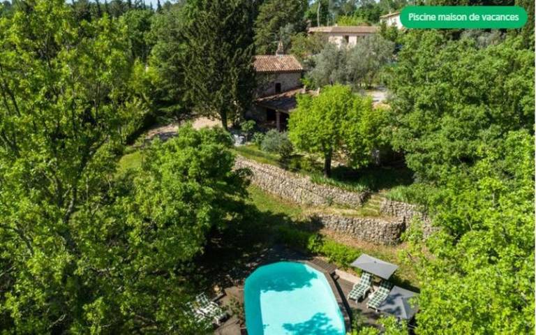 Location de vacances pour 8 personnes, avec piscine ainsi que jardin et vue, adapté aux familles à Seillans - 2