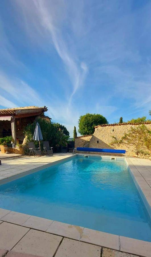 Location de vacances pour 20 personnes, avec terrasse ainsi que jacuzzi et piscine, animaux acceptés à Razac-d'Eymet - 2