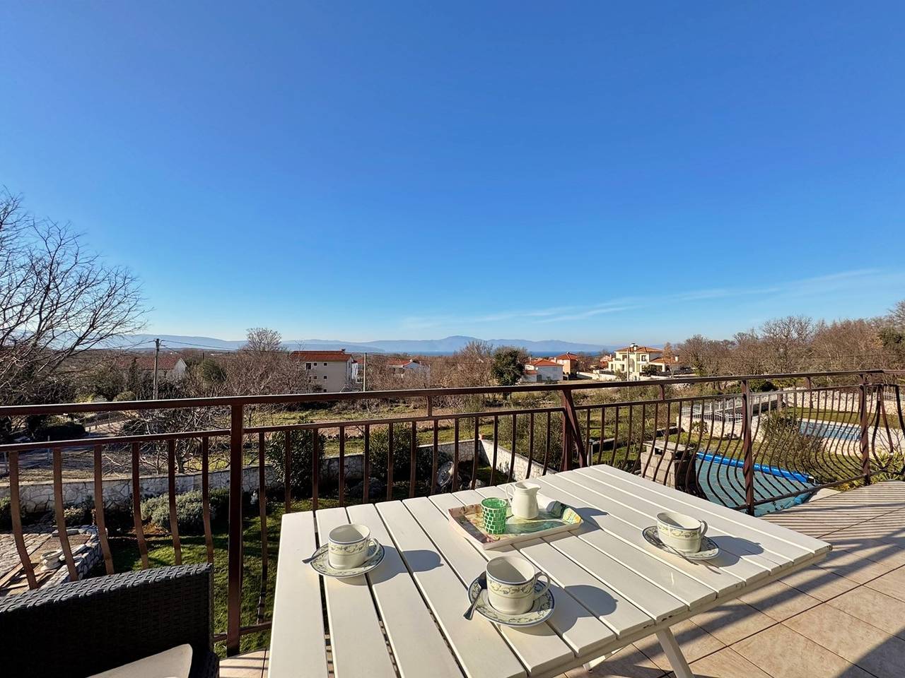 Ganze Wohnung, Apartment Pavle 2 - ruhige Lage, Meerblick, Haustiere erlaubt, Garten, Grill, Parkplatz in Malinska-Dubašnica, Krk