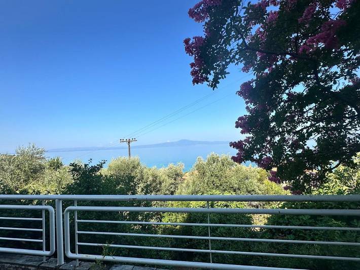 Location de vacances pour 4 personnes, avec Balcon et Terrasse ainsi que Jardin et Vue dans Mikra Mandinia - 4