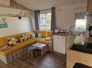 Camping pour 6 personnes, avec terrasse ainsi que piscine et jardin, animaux acceptés à La Teste-de-Buch