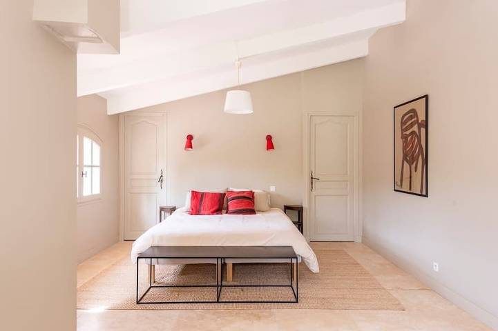 Location de vacances pour 8 personnes, avec jardin et terrasse à Rognes - 3