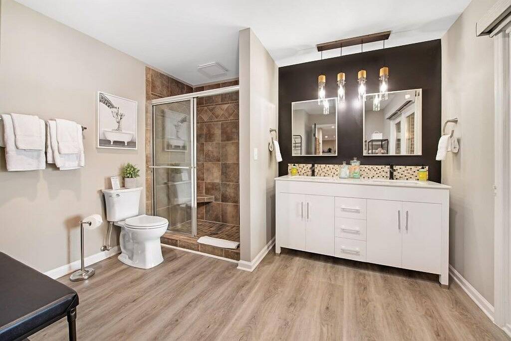 Ringneck Retreat w/Heated Pool, Game Room & Optional Boat Rental in Mayhew, Lake Norman