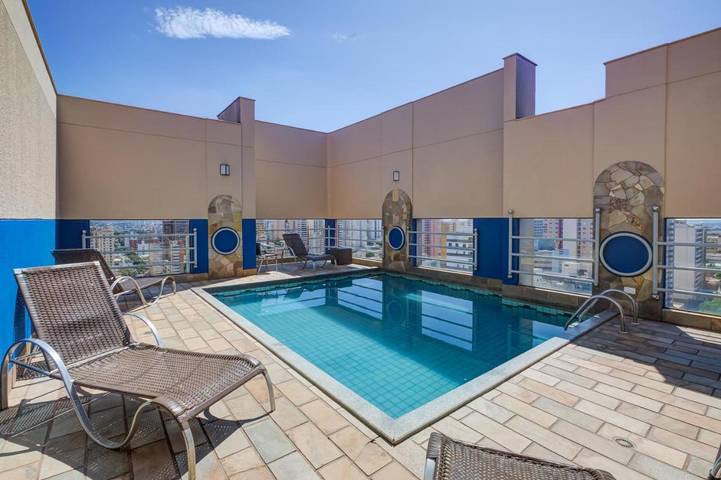 Pousadas para 3 pessoas, com piscina e sauna e ainda terraço em Londrina