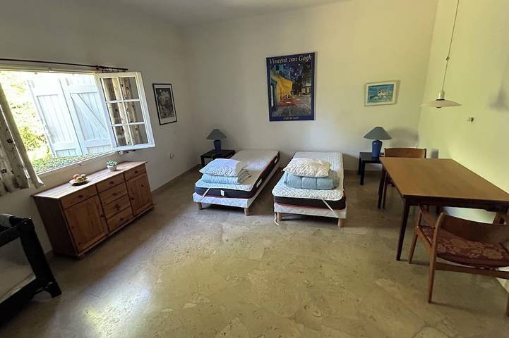 Location de vacances pour 12 personnes, avec jardin et jacuzzi à Signes - 2