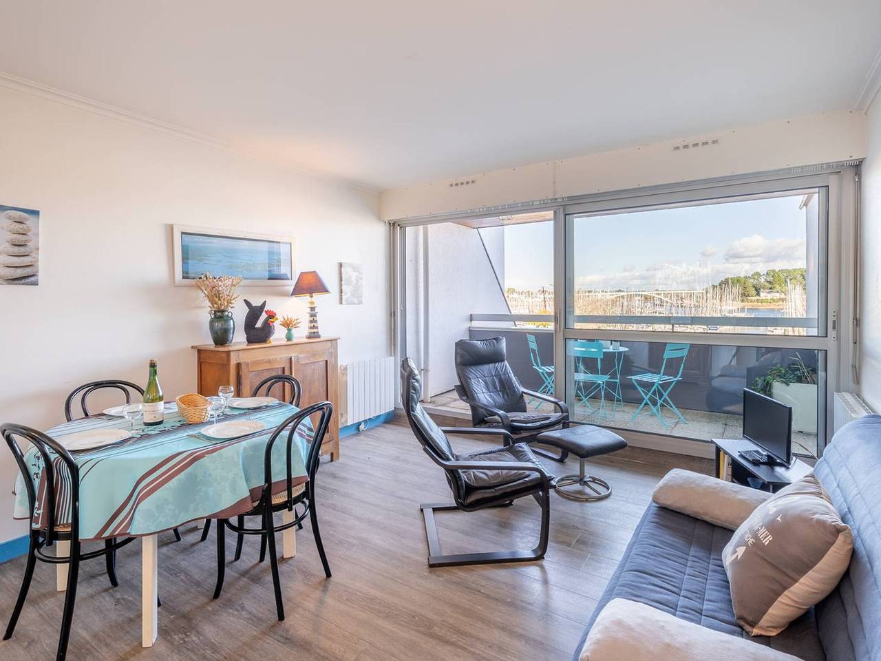 Appartement entier, Appartement 3 pièces à La Trinité-sur-Mer avec parking, 4 pers., vue sur port in La Trinité-sur-Mer, Côte des Mégalithes