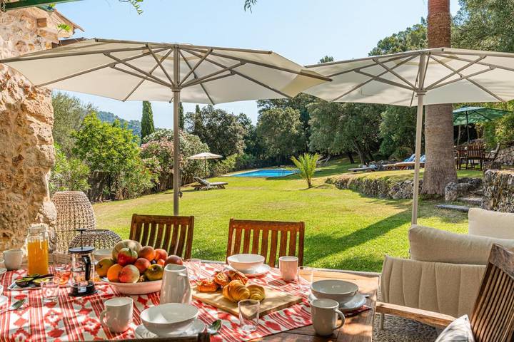 Villa 'Can Perot' mit Bergblick, privatem Pool und WLAN in Pollença, Mallorca Norden