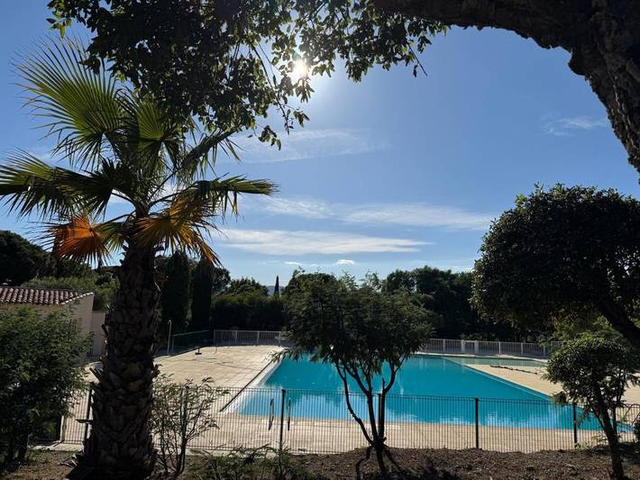 Maison de vacances pour 4 personnes, avec vue ainsi que jardin et piscine dans Gigaro