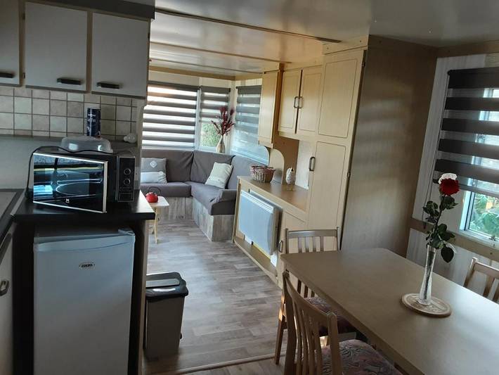 Location de vacances pour 3 personnes, avec terrasse ainsi que vue et jardin à Ernée - 4