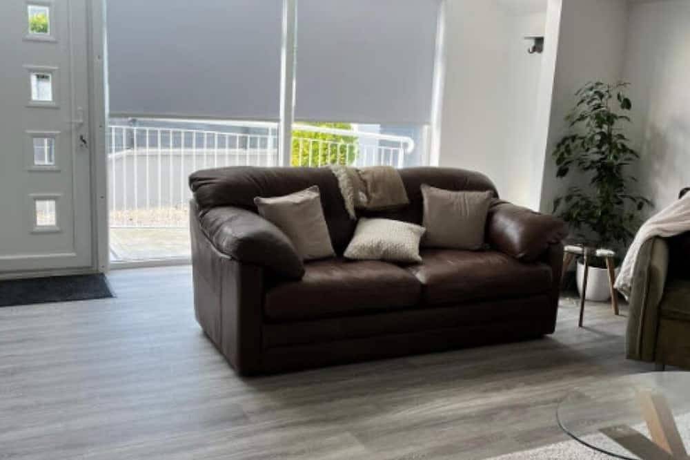 Heirloom Lodge, a cozy one-bedroom rental infused with luxurious touches. \n\n in Nenagh, Lough Derg