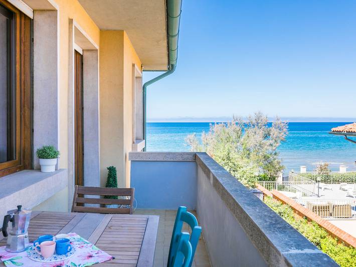 Ferienwohnung für 6 Personen, mit Balkon und Garten in San Vincenzo