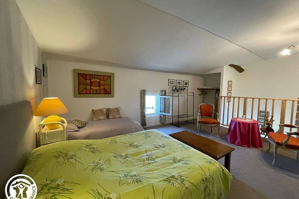 Charming Cottage in Beaufou with Private Terrace in Beaufou, Loire Valley