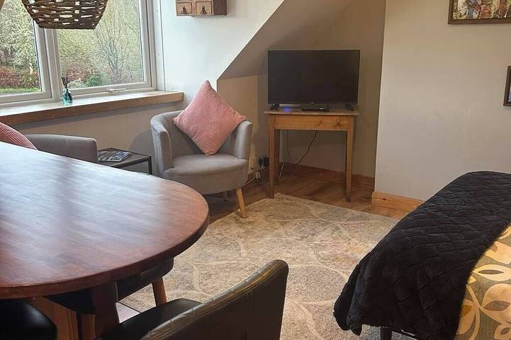 Ganze Wohnung, Cosy studio Flat in the Friendly and Scenic Lochside village of Dalavich, Argyll in Argyll & Bute