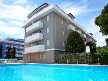 Ferienwohnung für 5 Personen, mit Pool und Balkon, kinderfreundlich in Porto Santa Margherita