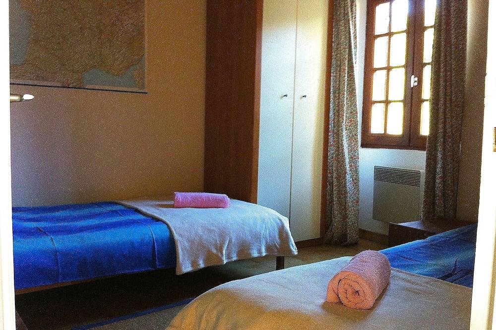 Charmant stenen huis met 2 slaapkamers, met een prachtig uitzicht op het platteland en in de buurt van Sarlat in Daglan, Périgord Noir