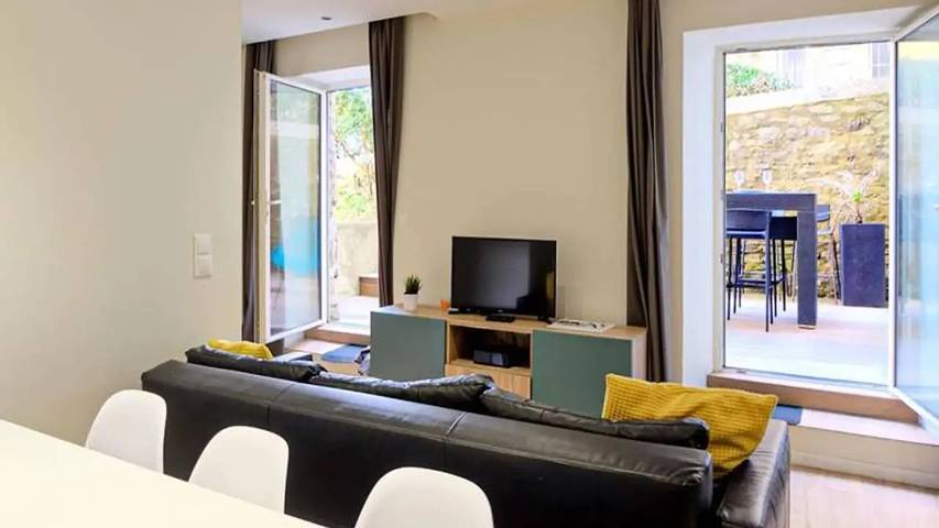 Gîte pour 6 personnes, avec terrasse dans Plage du Miramar - 3