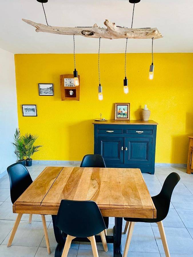 Gîte pour 6 personnes, avec Balcon ainsi que Terrasse et Vue dans Office De Tourisme Saint Pierre La Mer