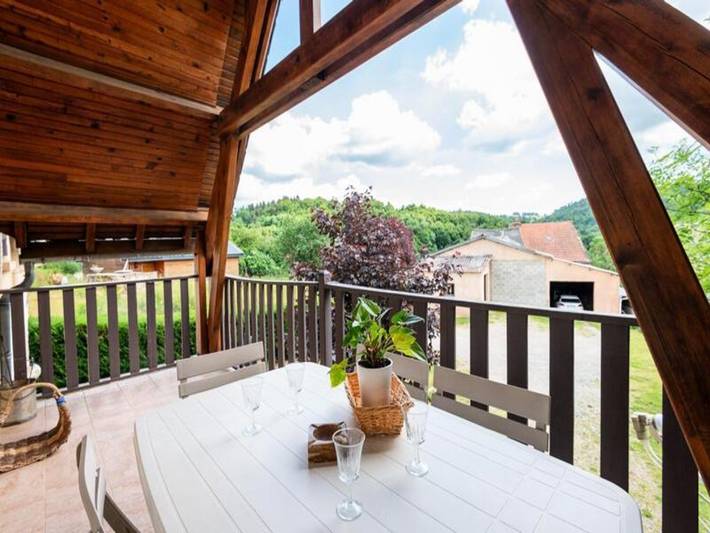 Appartement de vacances pour 4 personnes, avec balcon et piscine, adapté aux familles